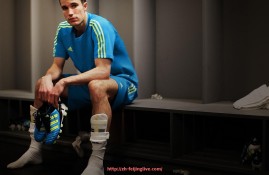 飞鲸体育直播-欧冠与欧联的商业收入结构对比分析